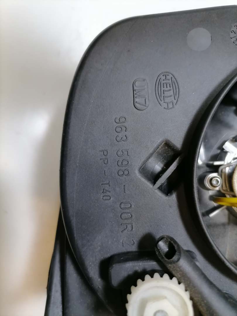 VW Bora original Scheinwerfer vorn rechts Halogen mit integriertem Nebelscheinwerfer Bj.2000